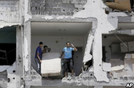 Israel, Hamas Trade Blame in Breaking Truce